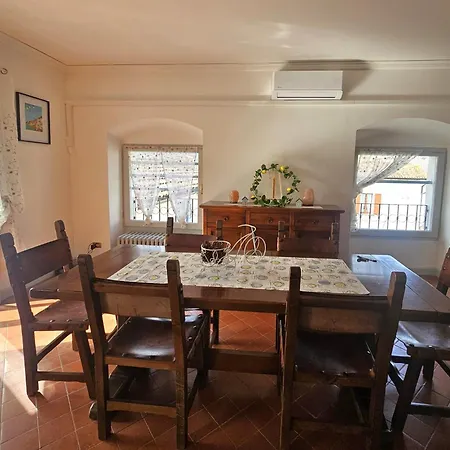 La Casa Dei Cedri-by Goccia Di Lago Apartment